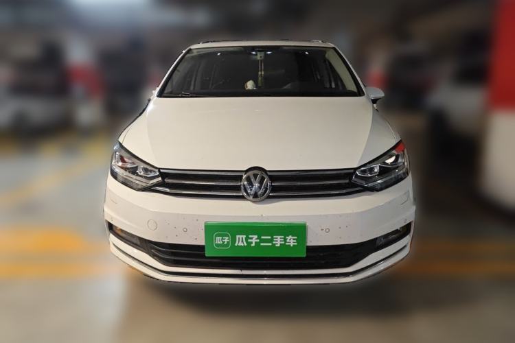 Used Volkswagen Touran 2018 Volkswagen Touran L 280TSI DSG Comfort Edition 7-seater Front