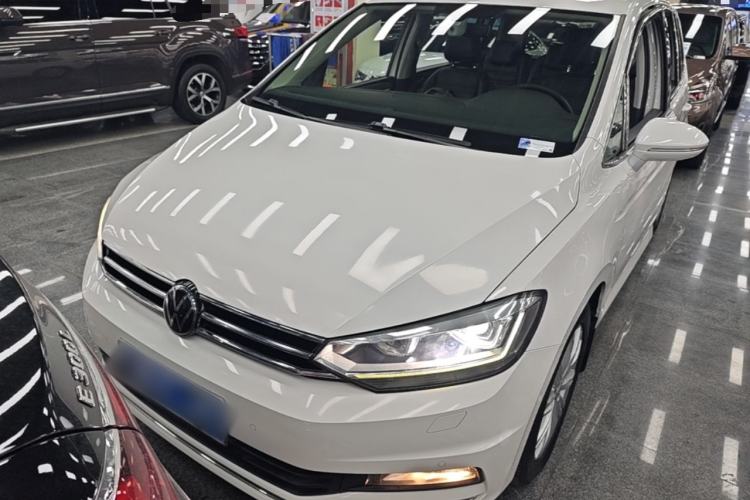 Used Volkswagen Touran 2018 Volkswagen Touran L 280TSI DSG Comfort Edition 7-seater Front