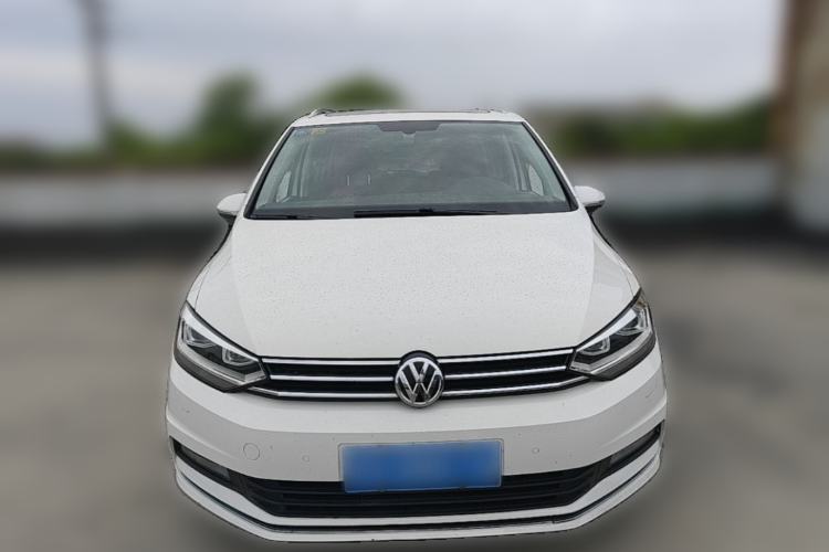 Used Volkswagen Touran 2018 Volkswagen Touran L 280TSI DSG Comfort Edition 6-seater Front