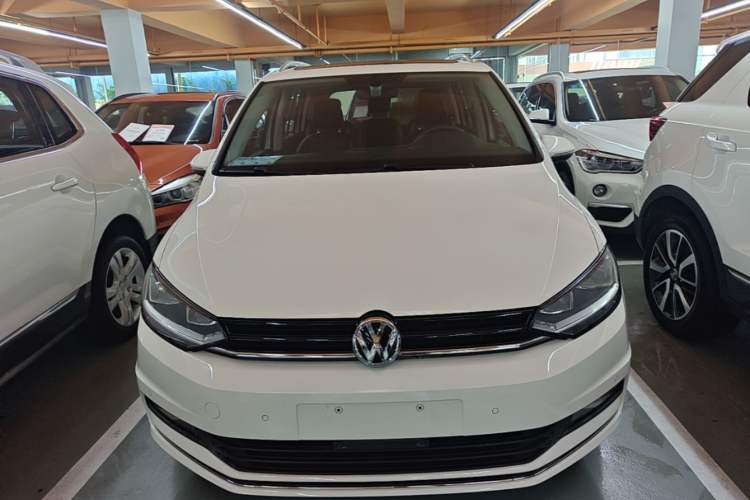 Used Volkswagen Touran 2018 Volkswagen Touran L 280TSI DSG Comfort Edition 7 Seats China V Emission Standard Front