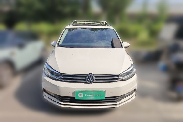 Used Volkswagen Touran 2018 Volkswagen Touran L 280TSI DSG Comfort Edition 7-seater Front