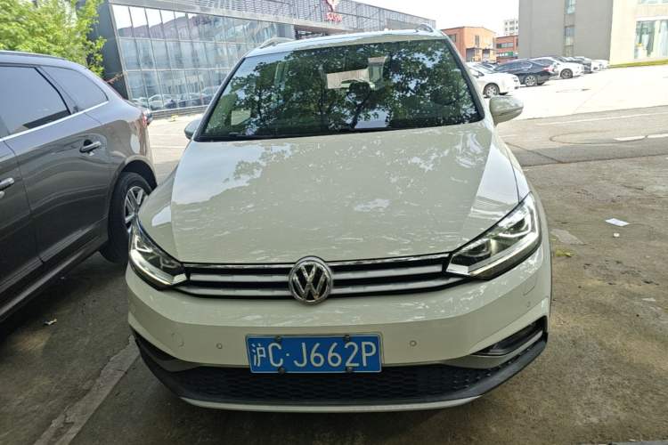 Used Volkswagen Touran 2018 Volkswagen Touran L 280TSI DSG Boundary Luxury Edition 7 Seats China VI Standard Front