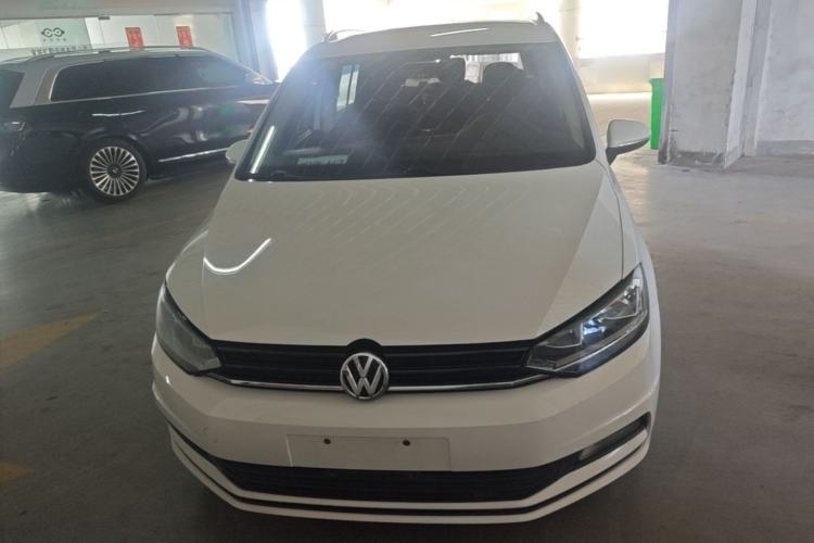 Used Volkswagen Touran 2018 Volkswagen Touran L 280TSI Manual Trend Edition Front