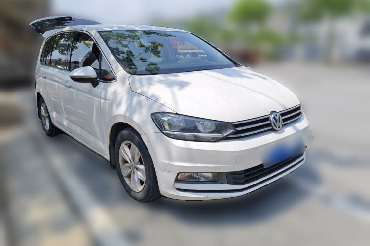 Used Volkswagen Touran 2018 Volkswagen Touran L 280TSI DSG Style Edition 7 Seats China VI Standard Front Right 45 Deg