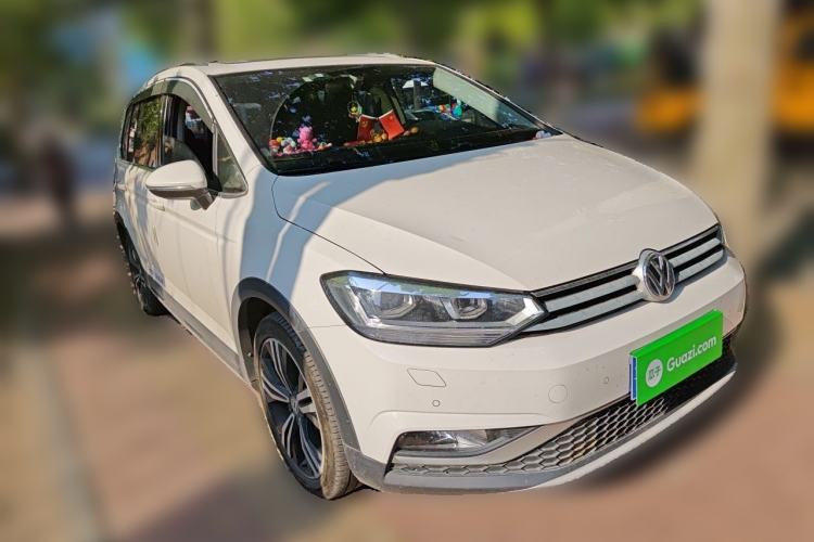 Used Volkswagen Touran 2018 Volkswagen Touran L 280TSI DSG Boundary Edition 7 Seats China VI Standard Front Right 45 Deg