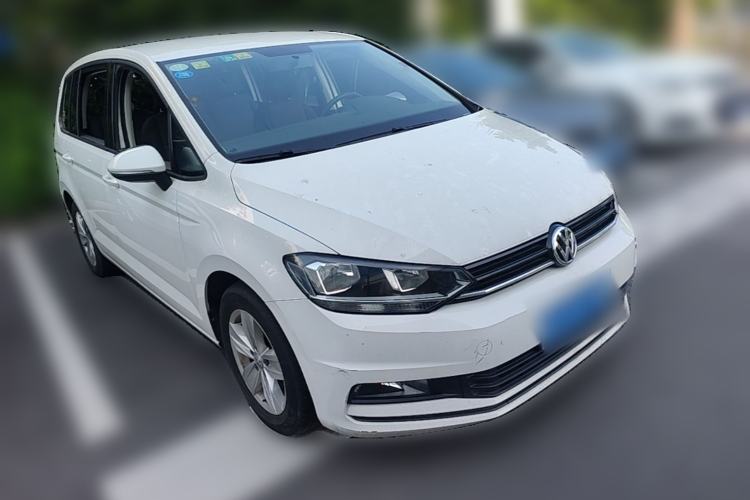 Used Volkswagen Touran 2018 Volkswagen Touran L 280TSI Manual Trend Edition Front Right 45 Deg