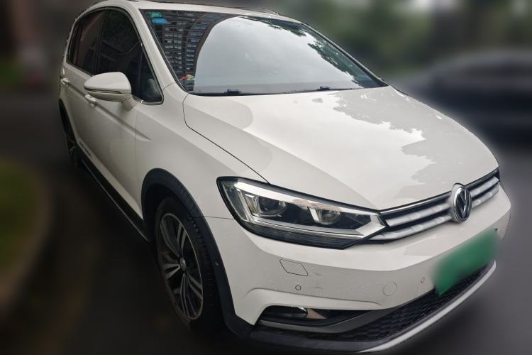 Used Volkswagen Touran 2018 Volkswagen Touran L 280TSI DSG Boundary Luxury Edition 7 Seats China VI Standard Front Right 45 Deg