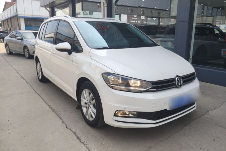 Used Volkswagen Touran 2018 Volkswagen Touran L 280TSI DSG Comfort Edition 7 Seats China VI Standard Front Right 45 Deg