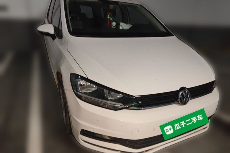 Used Volkswagen Touran 2018 Volkswagen Touran L 280TSI DSG Comfort Edition 7 Seats China VI Standard Front Right 45 Deg