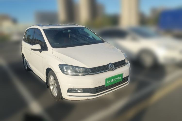 Used Volkswagen Touran 2018 Volkswagen Touran L 280TSI DSG Comfort Edition 7 Seats China V Emission Standard Front Right 45 Deg
