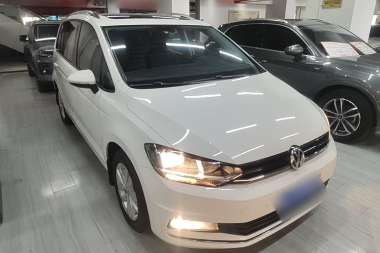 Used Volkswagen Touran 2018 Volkswagen Touran L 280TSI DSG Comfort Edition 7 Seats China V Emission Standard Front Right 45 Deg