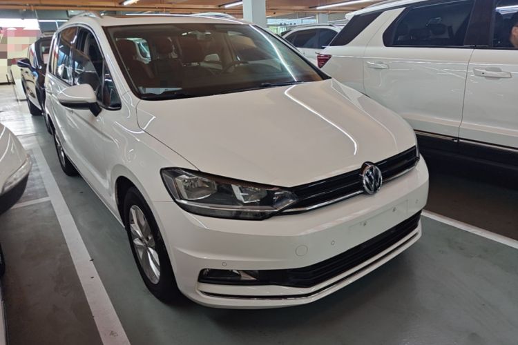 Used Volkswagen Touran 2018 Volkswagen Touran L 280TSI DSG Comfort Edition 7 Seats China V Emission Standard Front Right 45 Deg