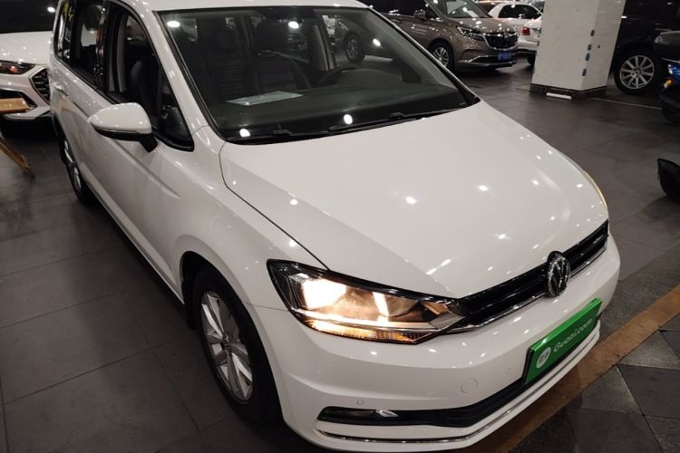 Used Volkswagen Touran 2018 Volkswagen Touran L 280TSI DSG Comfort Edition 7 Seats China V Emission Standard Front Right 45 Deg