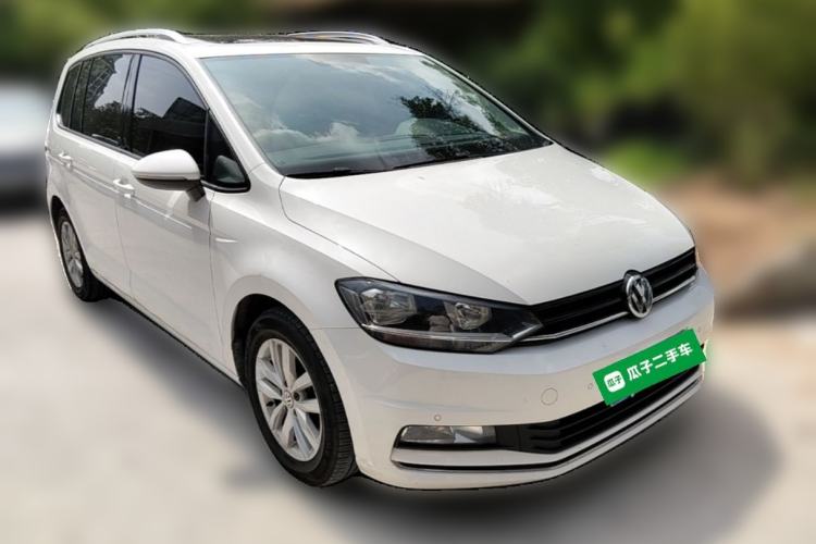 Used Volkswagen Touran 2018 Volkswagen Touran L 280TSI DSG Comfort Edition 7 Seats China VI Standard Front Right 45 Deg