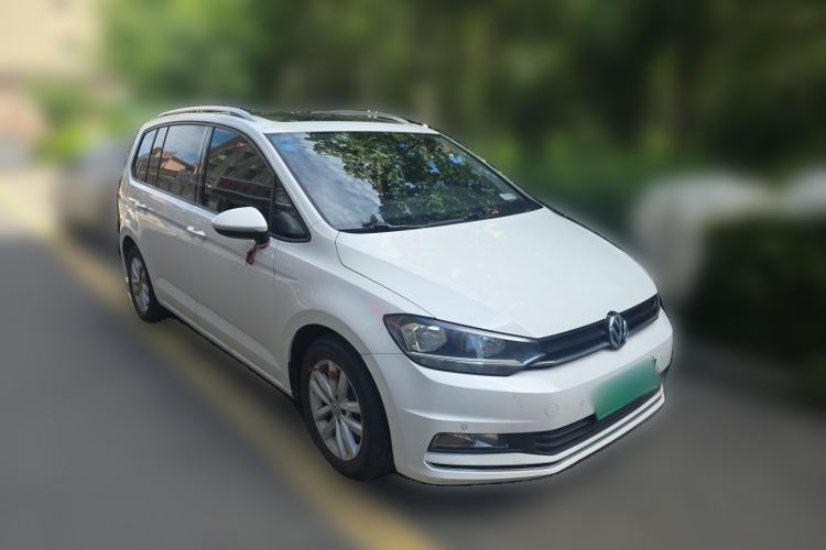 Used Volkswagen Touran 2018 Volkswagen Touran L 280TSI DSG Comfort Edition 7 Seats China VI Standard Front Right 45 Deg