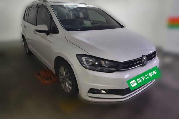 Used Volkswagen Touran 2018 Volkswagen Touran L 280TSI DSG Comfort Edition 7 Seats China VI Standard Front Right 45 Deg