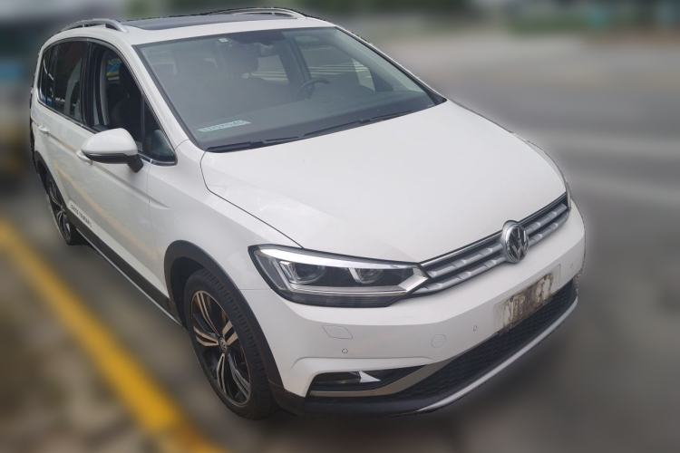 Used Volkswagen Touran 2018 Volkswagen Touran L 280TSI DSG Boundary Edition 7 Seats China VI Standard Front Right 45 Deg