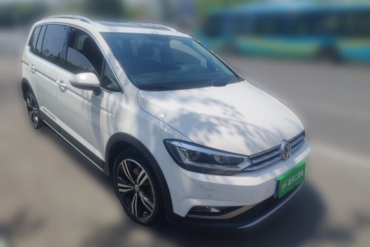 Used Volkswagen Touran 2018 Volkswagen Touran L 280TSI DSG Boundary Edition 7 Seats China VI Standard Front Right 45 Deg
