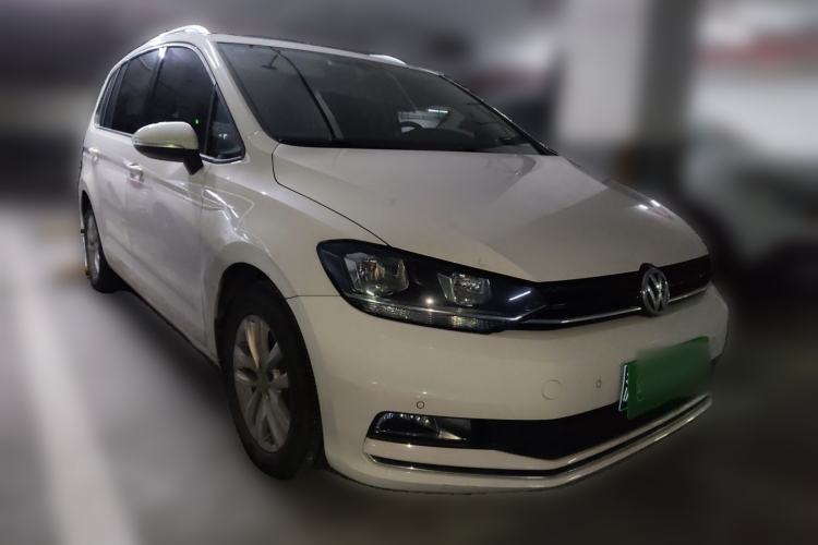 Used Volkswagen Touran 2018 Volkswagen Touran L 280TSI DSG Comfort Edition 7 Seats China VI Standard Front Right 45 Deg