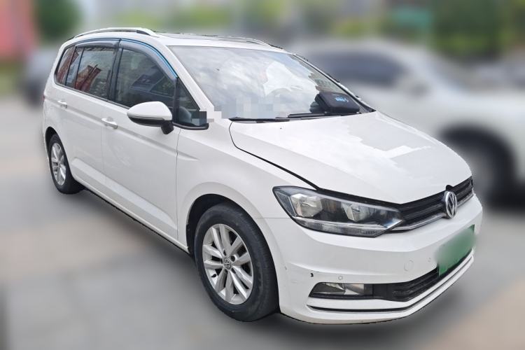 Used Volkswagen Touran 2018 Volkswagen Touran L 280TSI DSG Comfort Edition 7 Seats China VI Standard Front Right 45 Deg