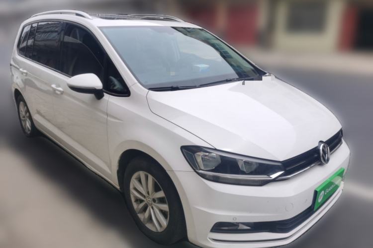 Used Volkswagen Touran 2018 Volkswagen Touran L 280TSI DSG Comfort Edition 7 Seats China VI Standard Front Right 45 Deg