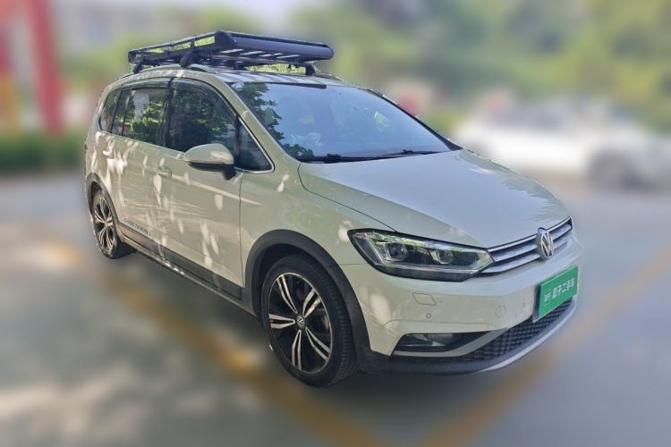 Used Volkswagen Touran 2018 Volkswagen Touran L 280TSI DSG Boundary Edition 7 Seats China VI Standard Front Right 45 Deg