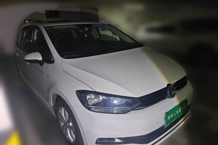 Used Volkswagen Touran 2018 Volkswagen Touran L 280TSI DSG Comfort Edition 7 Seats China V Emission Standard Front Right 45 Deg