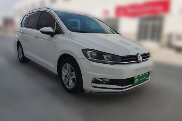 Used Volkswagen Touran 2018 Volkswagen Touran L 280TSI Manual Trend Edition Front Right 45 Deg