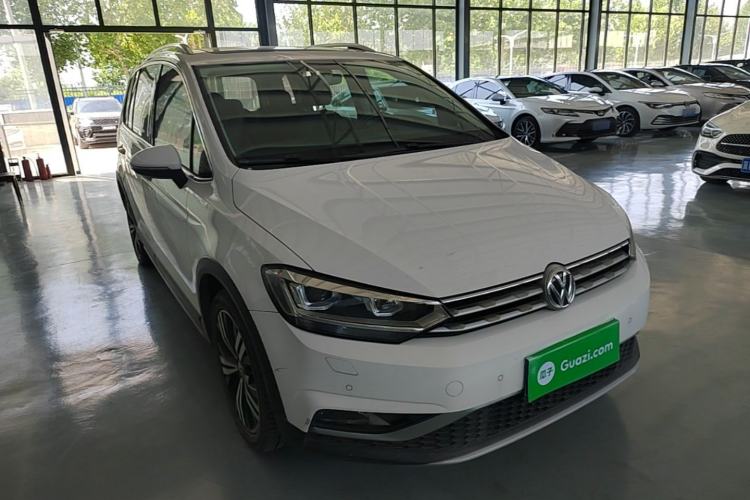 Used Volkswagen Touran 2018 Volkswagen Touran L 280TSI DSG Boundary Edition 7 Seats China VI Standard Front Right 45 Deg