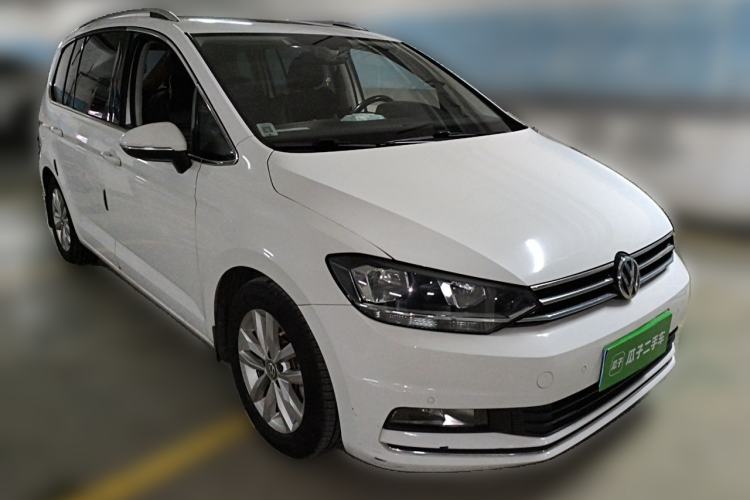 Used Volkswagen Touran 2018 Volkswagen Touran L 280TSI DSG Comfort Edition 7 Seats China V Emission Standard Front Right 45 Deg