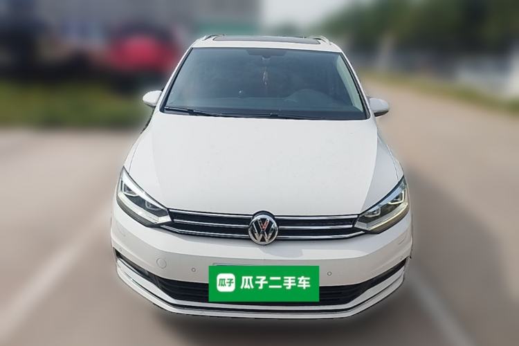 Used Volkswagen Touran 2018 Volkswagen Touran L 280TSI DSG Comfort Edition 6-seater Front
