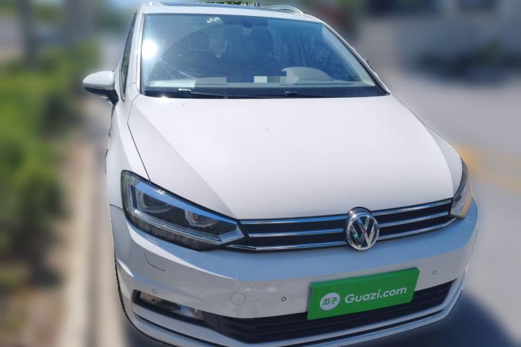Used Volkswagen Touran 2018 Volkswagen Touran L 280TSI DSG Comfort Edition 7-seater Front
