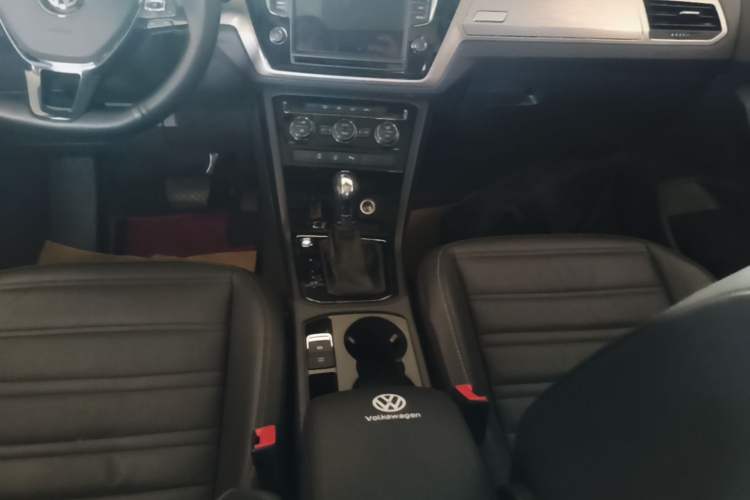 Used Volkswagen Touran 2018 Volkswagen Touran L 280TSI DSG Boundary Edition 6-Seater China V Emission Standard Gear Lever
