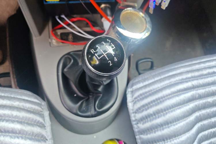 Used Volkswagen Touran 2018 Volkswagen Touran L 1.6L Manual Trend Edition Gear Lever