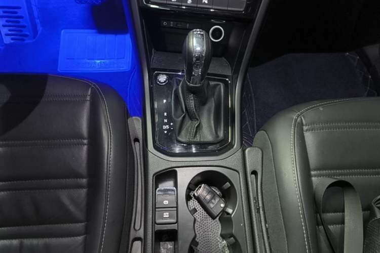 Used Volkswagen Touran 2018 Volkswagen Touran L 280TSI DSG Boundary Edition 7 Seats China V Emission Standard Gear Lever