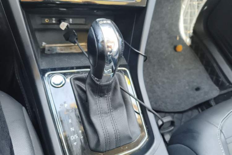 Used Volkswagen Touran 2018 Volkswagen Touran L 280TSI DSG Comfort Edition 7-seater Gear Lever