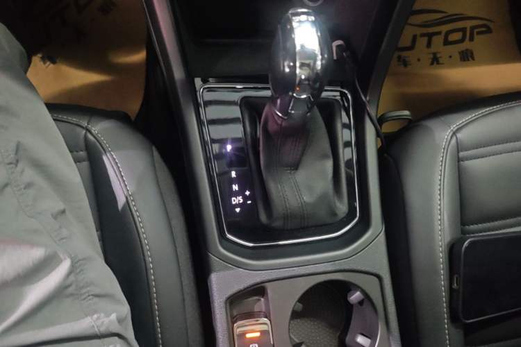 Used Volkswagen Touran 2018 Volkswagen Touran L 280TSI DSG Comfort Edition 7 Seats China V Emission Standard Gear Lever