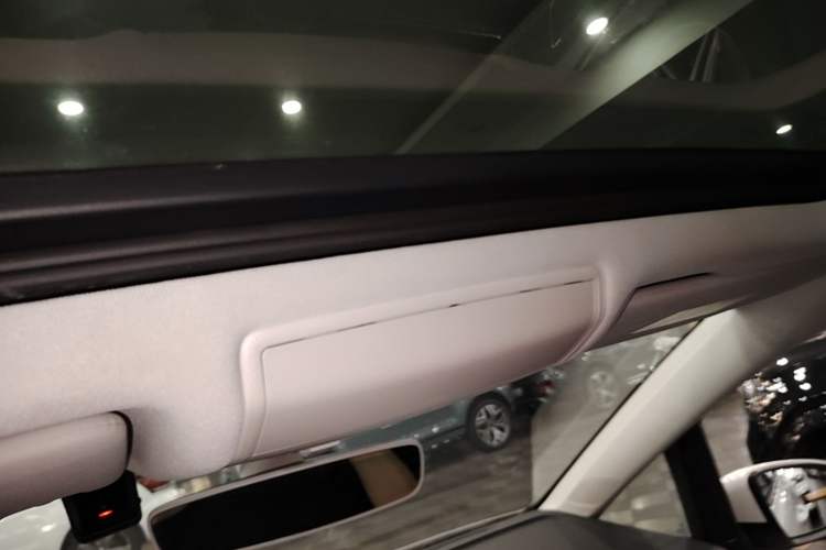 Used Volkswagen Touran 2018 Volkswagen Touran L 280TSI DSG Comfort Edition 7 Seats China V Emission Standard Headliner