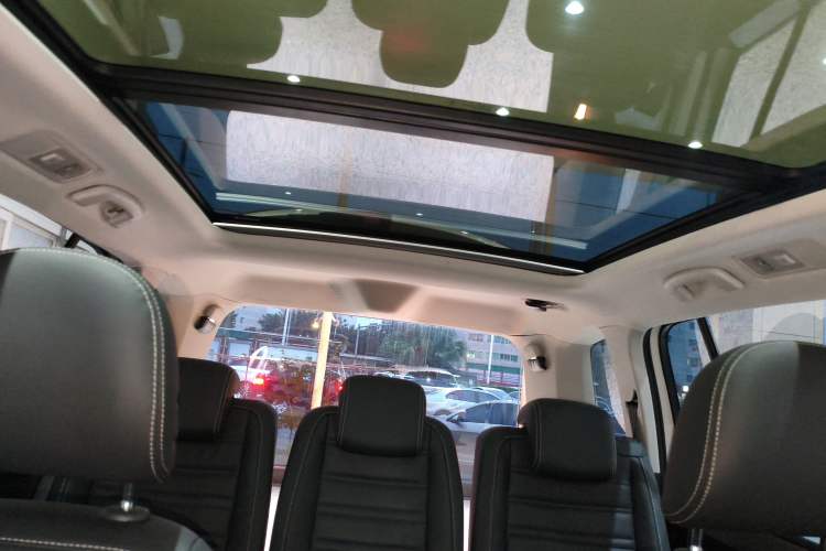Used Volkswagen Touran 2018 Volkswagen Touran L 280TSI DSG Luxury Edition 7 Seats Headliner