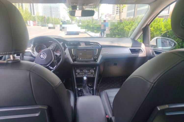 Used Volkswagen Touran 2018 Volkswagen Touran L 280TSI DSG Boundary Edition 7 Seats China VI Standard Headliner