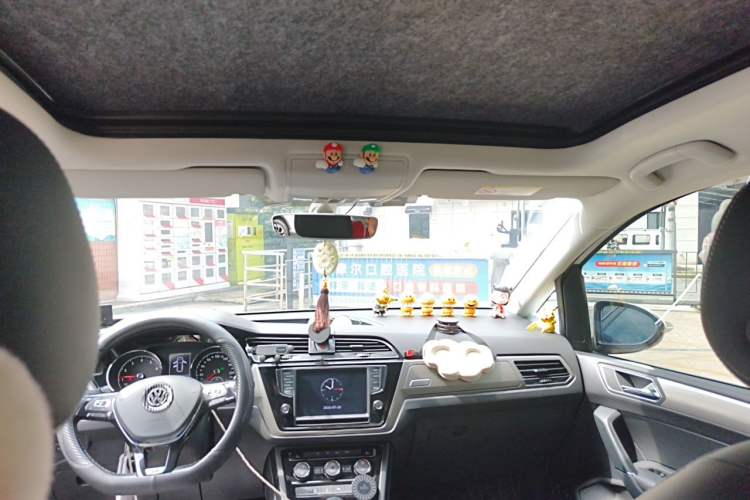 Used Volkswagen Touran 2018 Volkswagen Touran L 280TSI DSG Boundary Edition 7 Seats China VI Standard Headliner