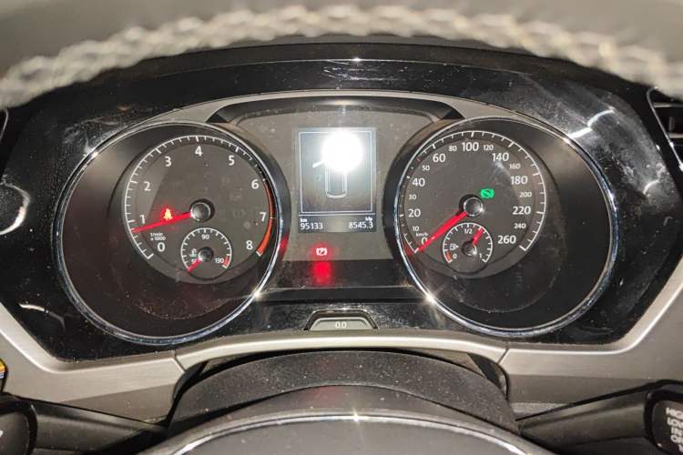 Used Volkswagen Touran 2018 Volkswagen Touran L 280TSI DSG Comfort Edition 7-seater Instrument Cluster