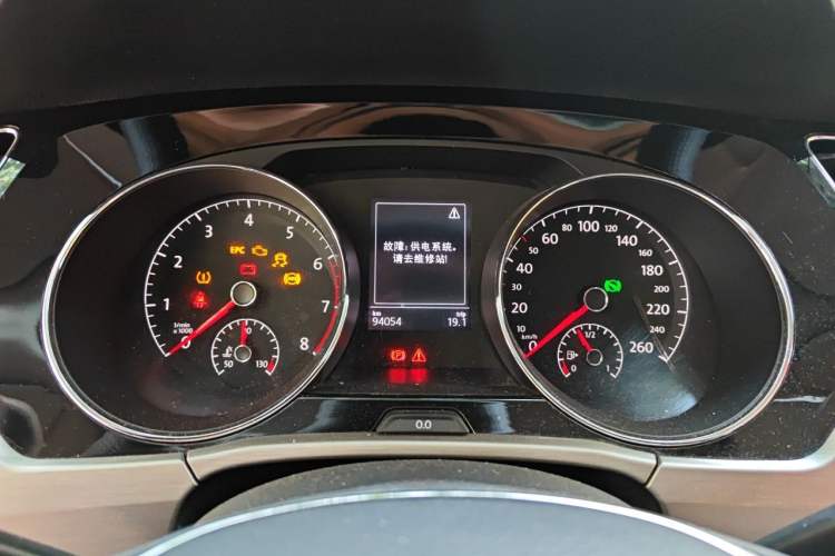 Used Volkswagen Touran 2018 Volkswagen Touran L 280TSI DSG Comfort Edition 7 Seats China VI Standard Instrument Cluster