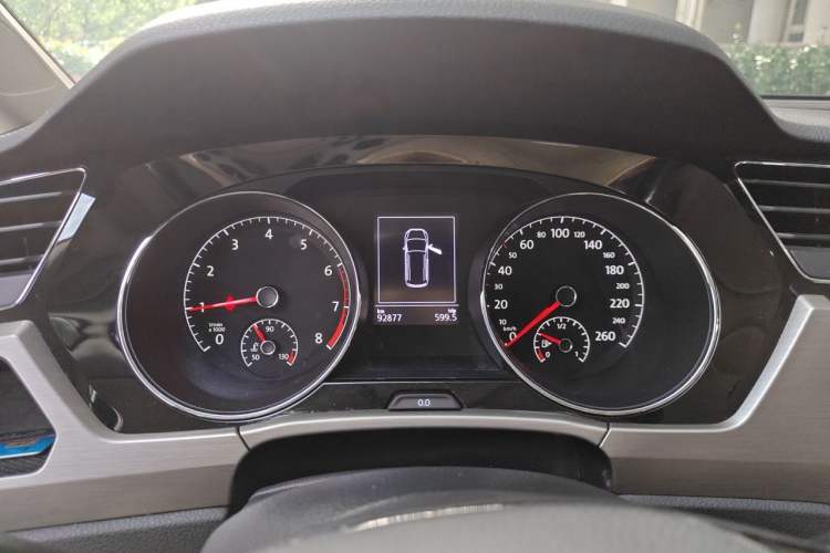 Used Volkswagen Touran 2018 Volkswagen Touran L 280TSI DSG Boundary Edition 7 Seats China VI Standard Instrument Cluster