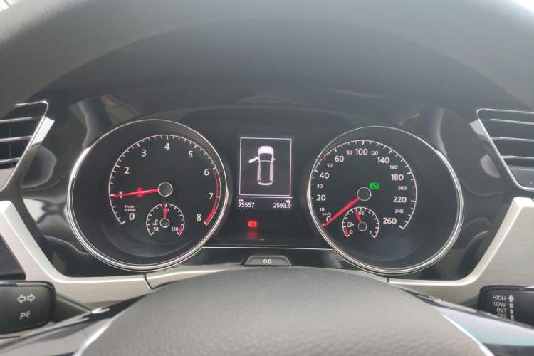 Used Volkswagen Touran 2018 Volkswagen Touran L 280TSI DSG Comfort Edition 7 Seats China VI Standard Instrument Cluster