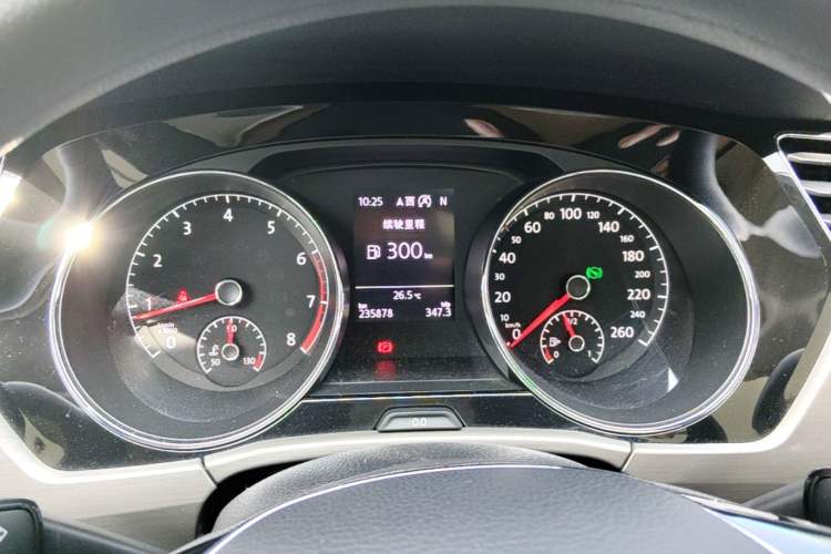 Used Volkswagen Touran 2018 Volkswagen Touran L 280TSI DSG Comfort Edition 7 Seats China VI Standard Instrument Cluster