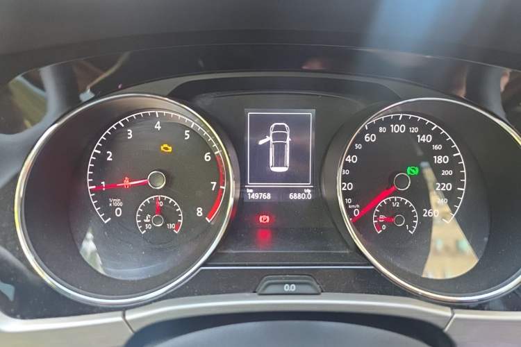 Used Volkswagen Touran 2018 Volkswagen Touran L 280TSI DSG Comfort Edition 7 Seats China VI Standard Instrument Cluster