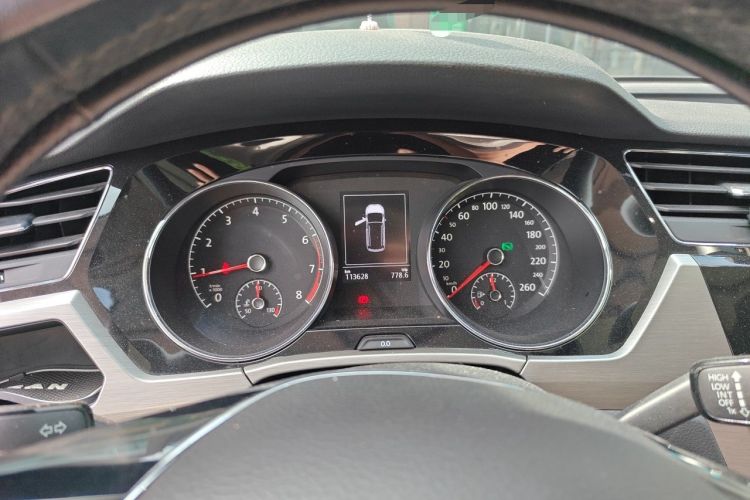 Used Volkswagen Touran 2018 Volkswagen Touran L 280TSI DSG Comfort Edition 7-seater Instrument Cluster