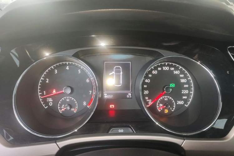 Used Volkswagen Touran 2018 Volkswagen Touran L 280TSI DSG Comfort Edition 7-seater Instrument Cluster