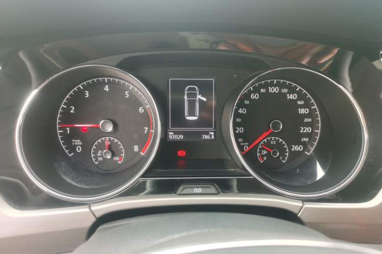 Used Volkswagen Touran 2018 Volkswagen Touran L 280TSI DSG Comfort Edition 7 Seats China VI Standard Instrument Cluster